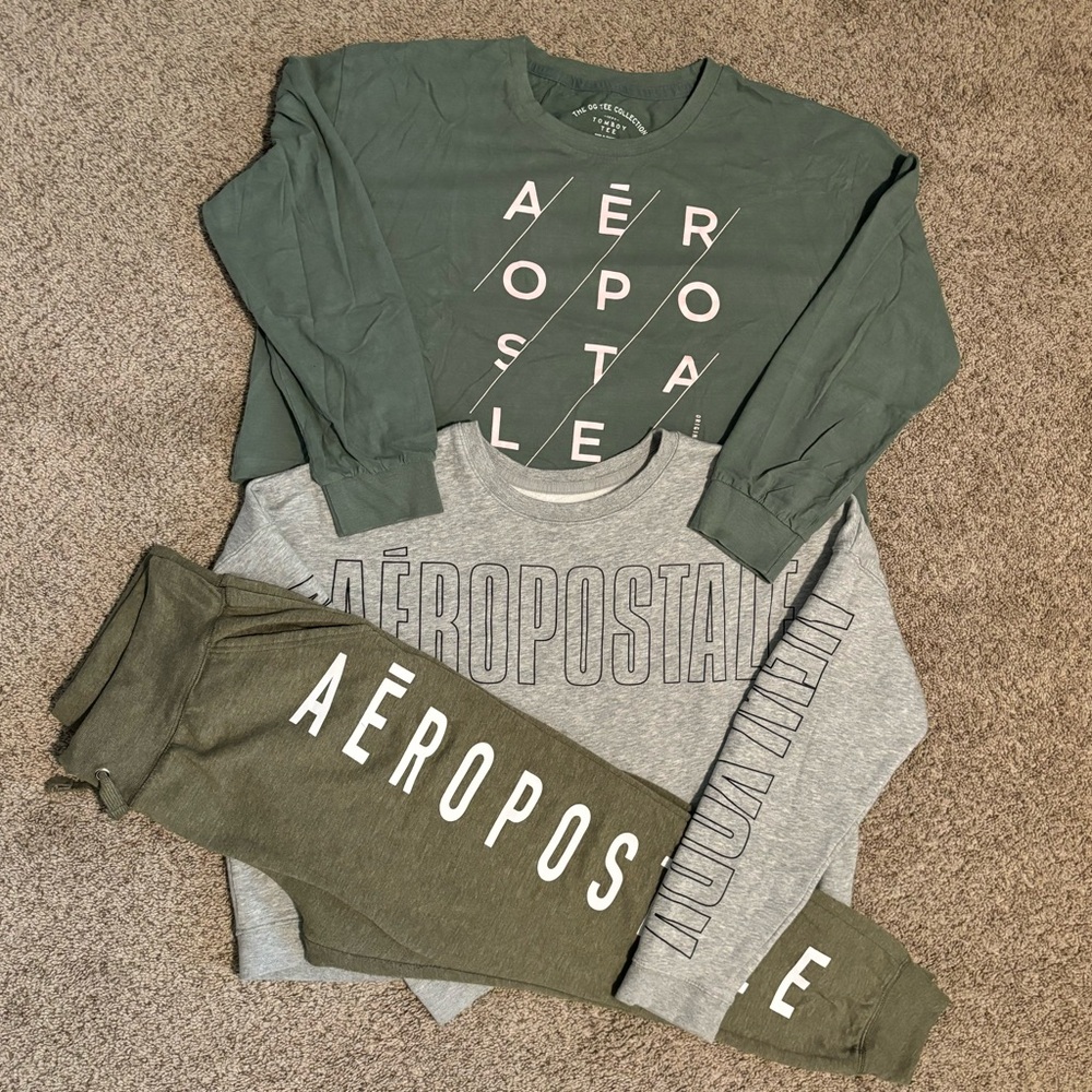 Aeropostale Green and Gray Sweatshirt Set